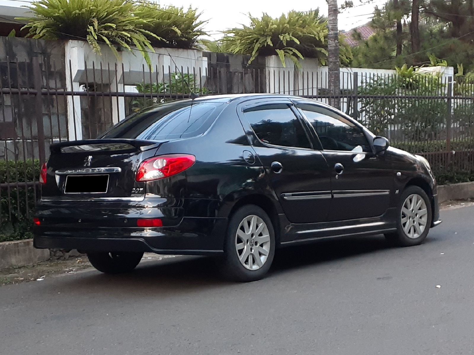 PEUGEOT 207 1.4 Urban utilisé pour CHF 3'999,- sur AUTOLINA