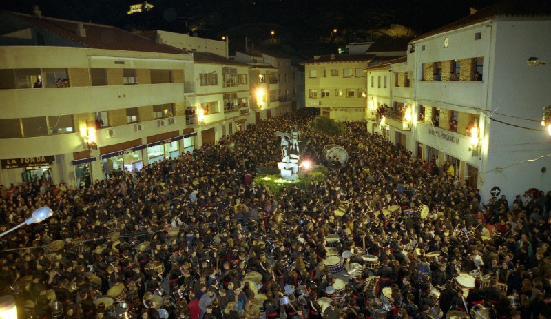 La Ruta del tambor y el bombo de Teruel, una tradición de Semana Santa que  hace temblar la tierra