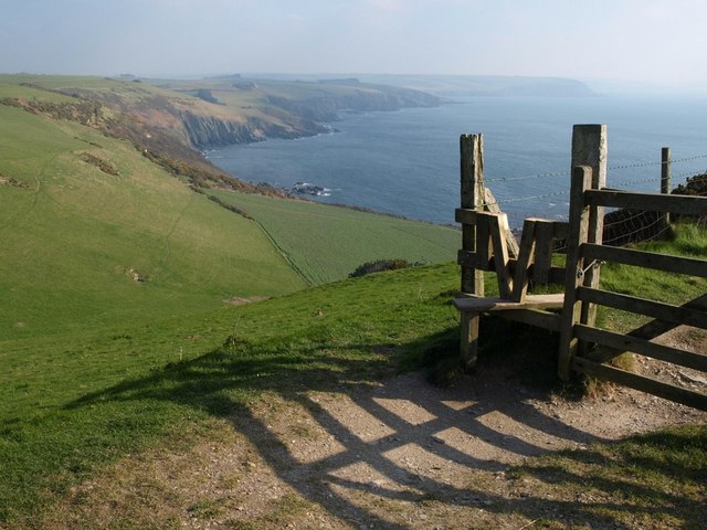 File:Stile on Beacon Hill - geograph.org.uk - 702002.jpg