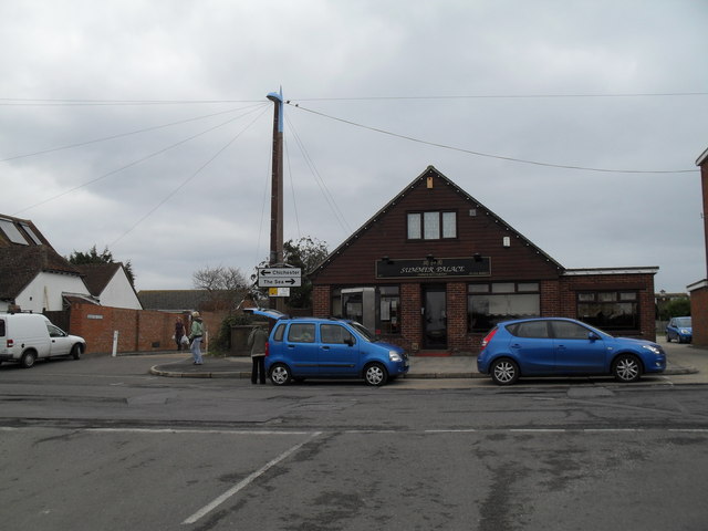 File:Summer Palace in the High Street - geograph.org.uk - 1759271.jpg