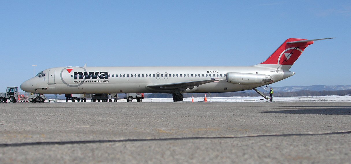 THE DC-9 (418198758).jpg