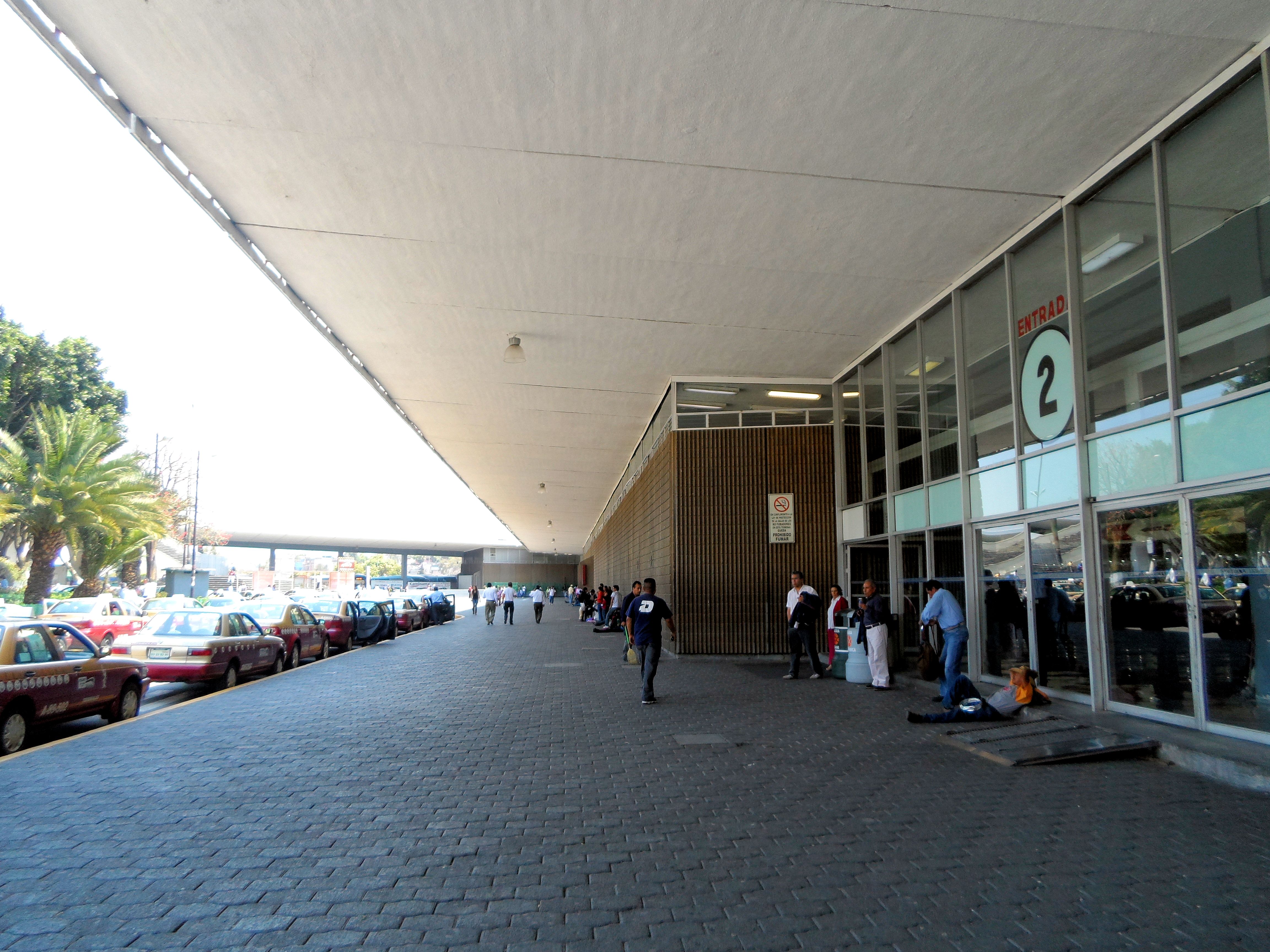 Terminal Central de Autobuses del Poniente - Wikipedia, la enciclopedia  libre
