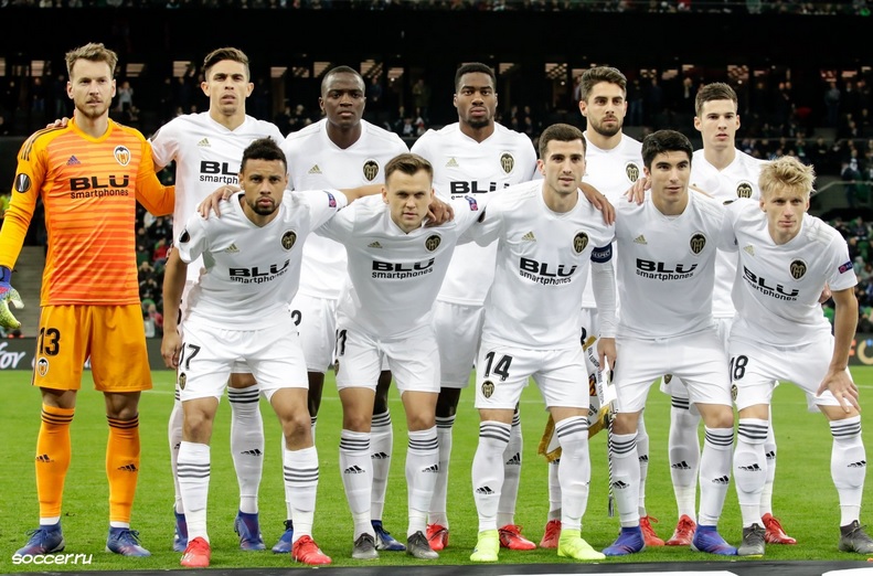 File:Valencia CF squad - Europa League 2019.jpg - Wikimedia Commons