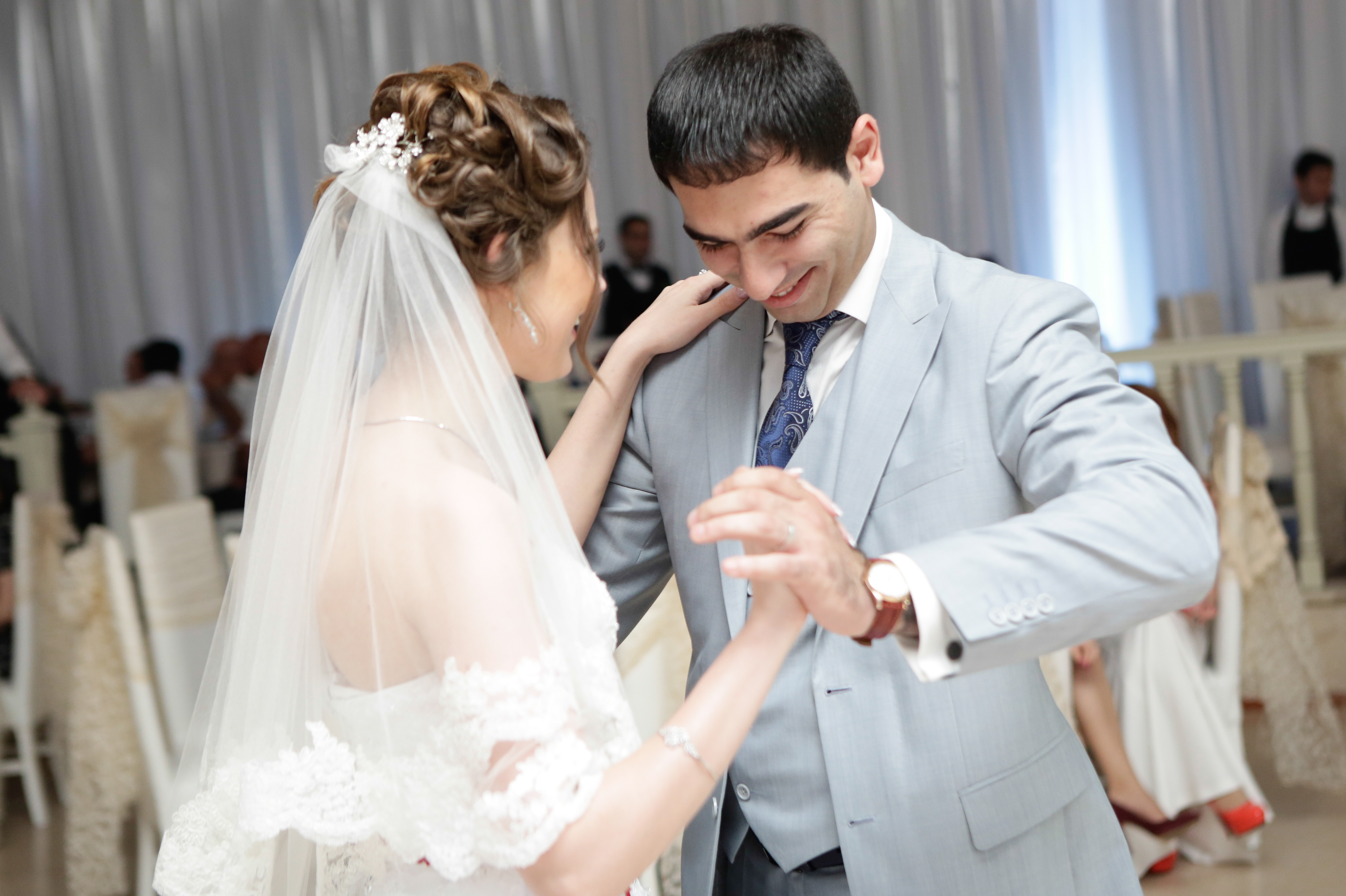 File:Wedding dance of Azerbaijanian couple.jpg - Wikimedia Commons