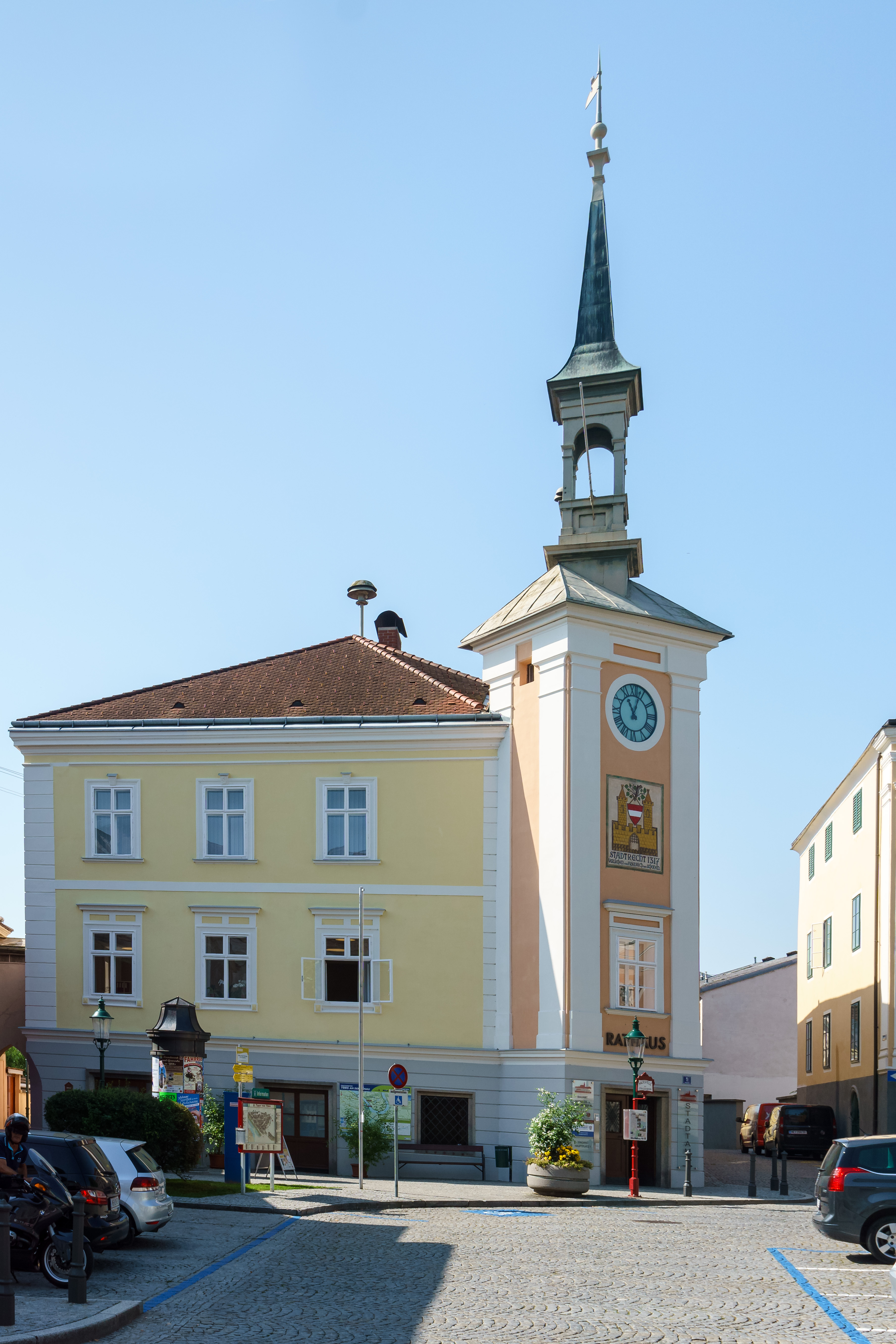 File Ybbs Hauptplatz 1 Rathaus Jpg Wikimedia Commons