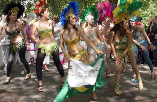 File:03 West End festival (4697236155).jpg