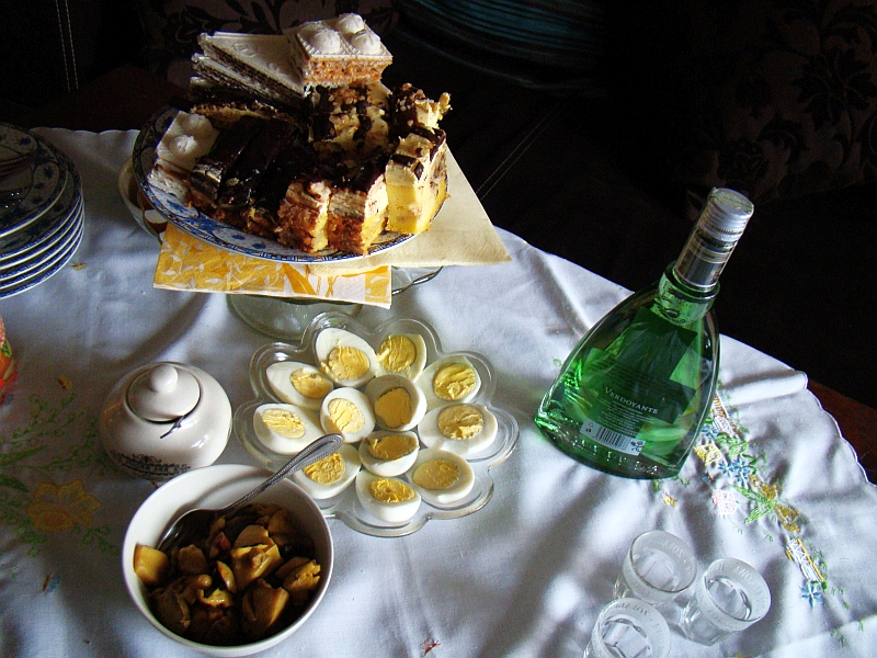 File:05542 Easter food in Sanok, 2011.JPG