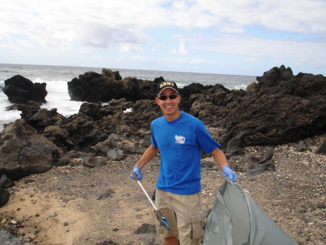 File:2005-7-30 Sandy Beach Clean-up 021.jpg