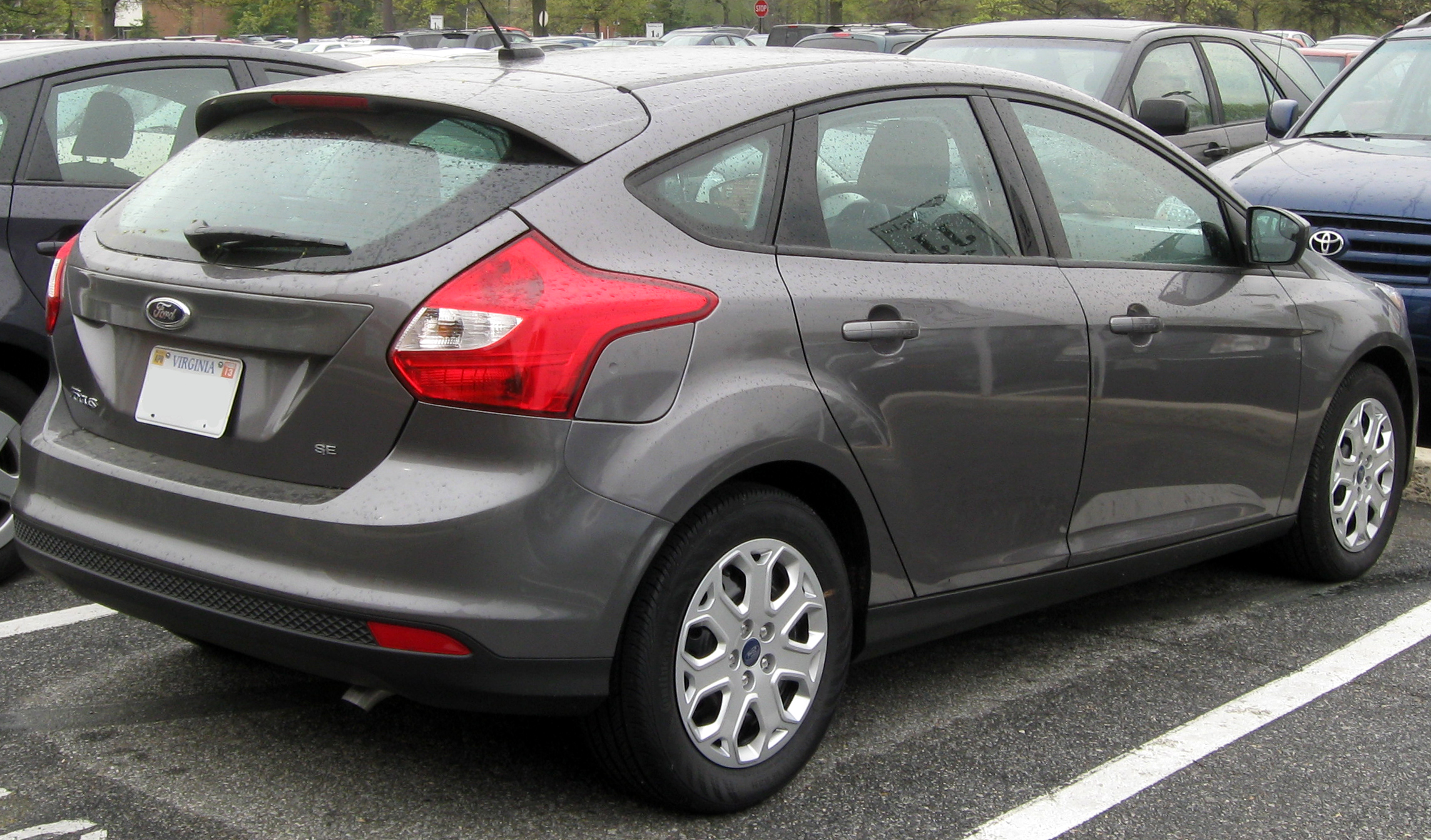 2012 Ford focus se hatchback weight