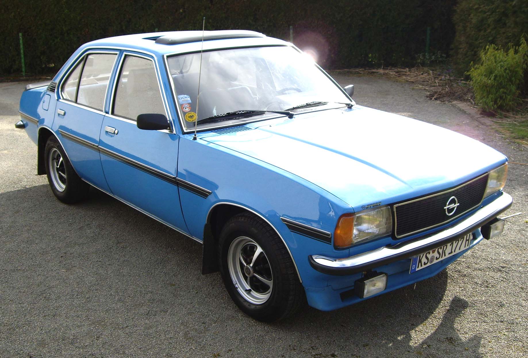 opel ascona 
