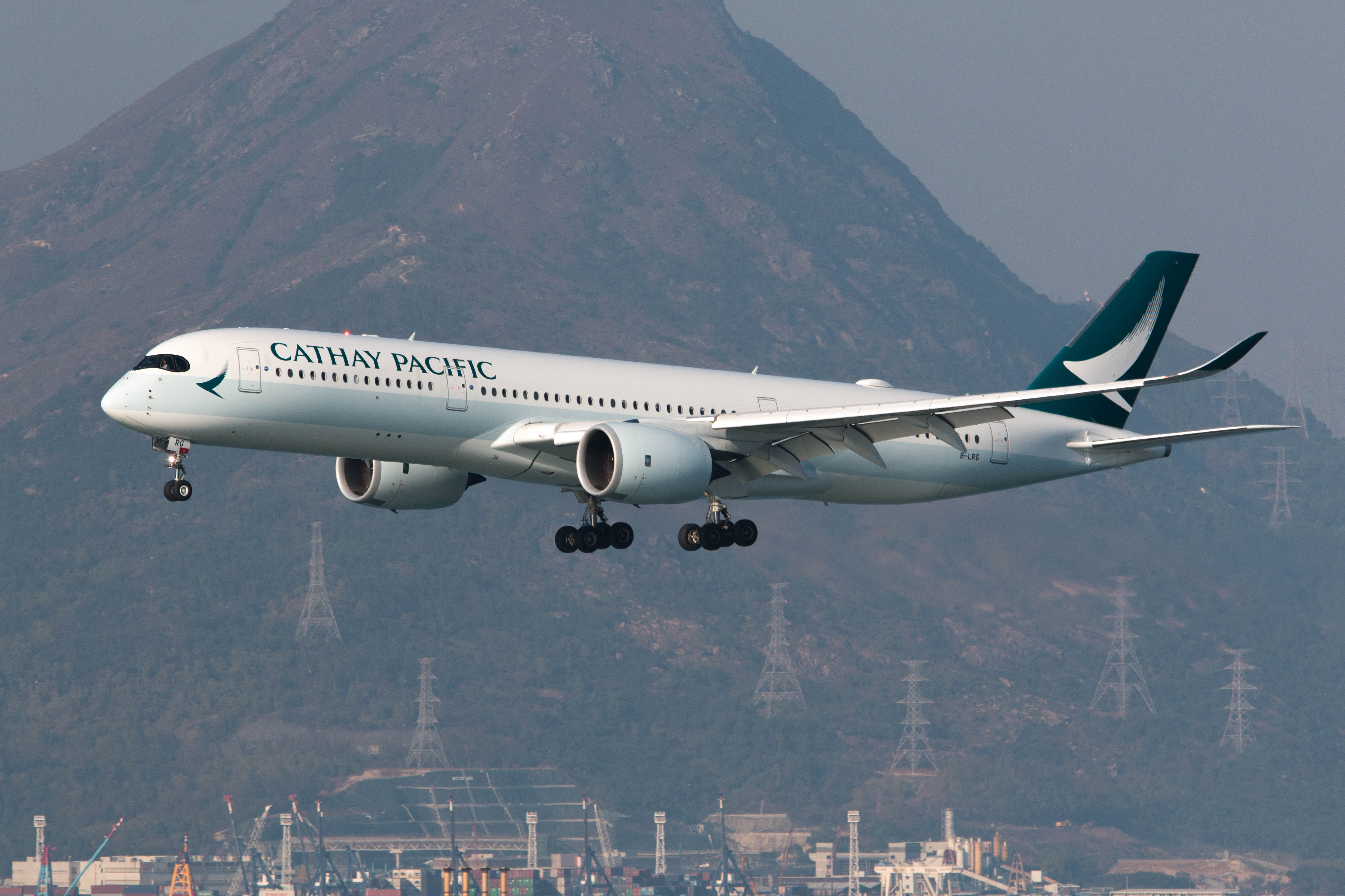 File:B-LRG Cathay Pacific Airbus A350-941 (39438579075).jpg