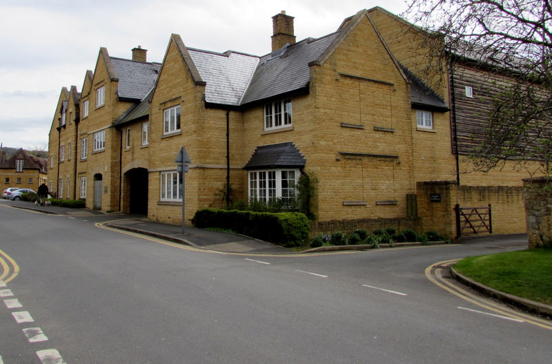 File:Back Lane, Broadway - geograph.org.uk - 5208167.jpg