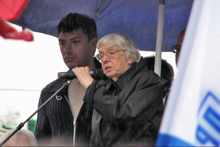 File:Boris Nemtsov and Lyudmila Alexeyeva 7 oct 2007.jpg