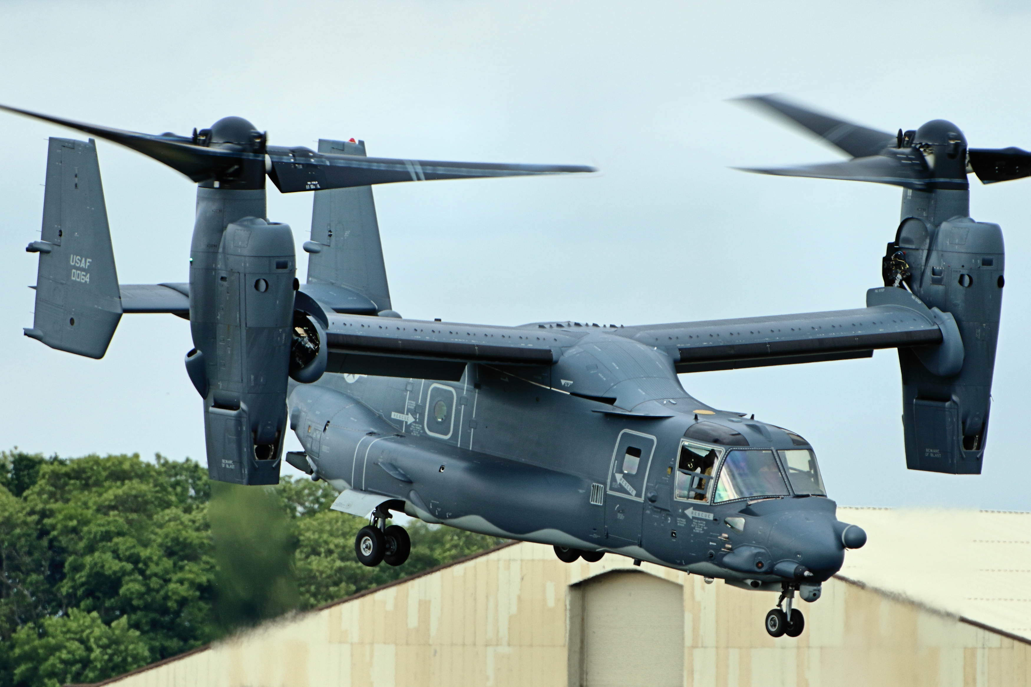 Cv 22. CV-22 Osprey. Оспрей вертолет. Osprey самолет CV-22 самолет. Cv22 Osprey хвост.