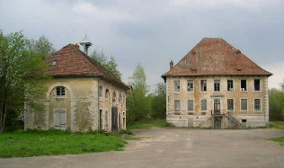 File:Chateau-Grandvillars.jpg