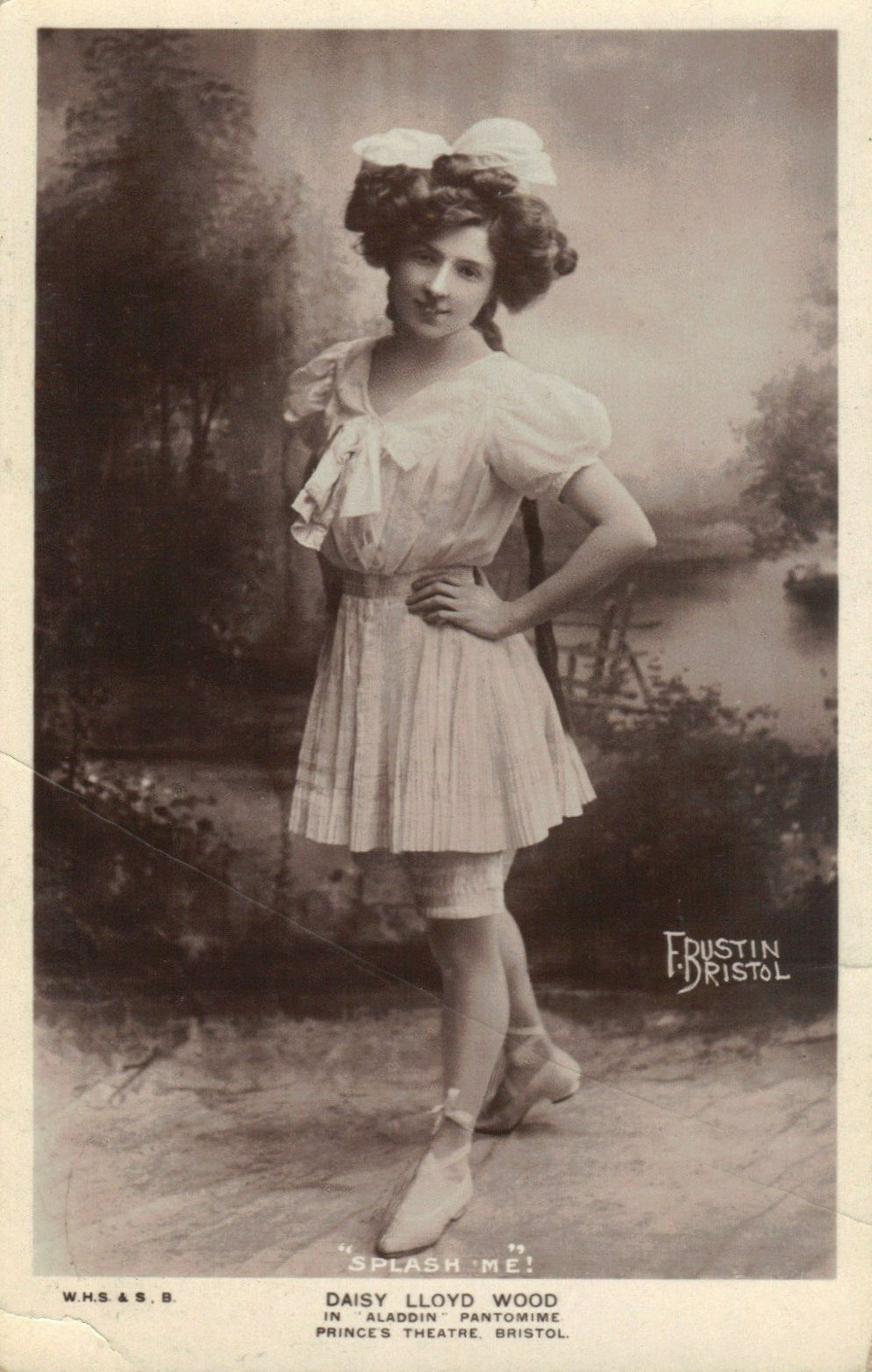 Daisy Wood in ''Aladdin'' at the [[Prince's Theatre, Bristol]] (1909)