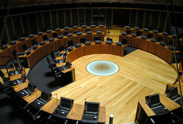 File:Debating chamber, Y Senedd - geograph.org.uk - 1375999.jpg