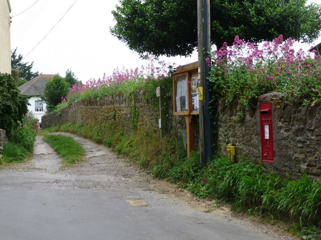 File:Eype, postbox No. DT6 32 and noticeboard - geograph.org.uk - 1353676.jpg