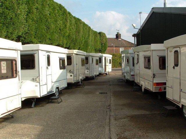 File:Folding Caravans, Peacock Way, Melton Constable - geograph.org.uk - 676996.jpg