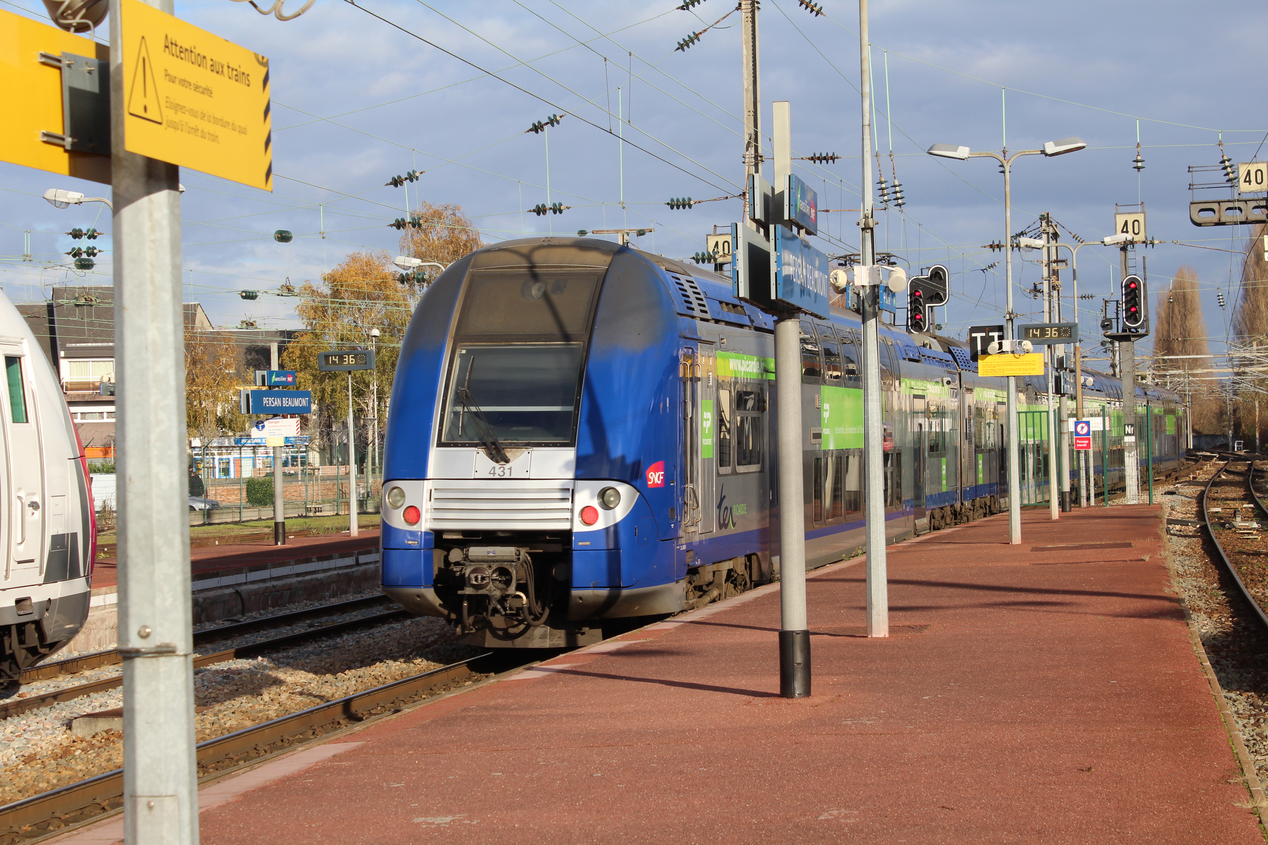 File Gare Persan Beaumont Persan 17.jpg Wikimedia Commons