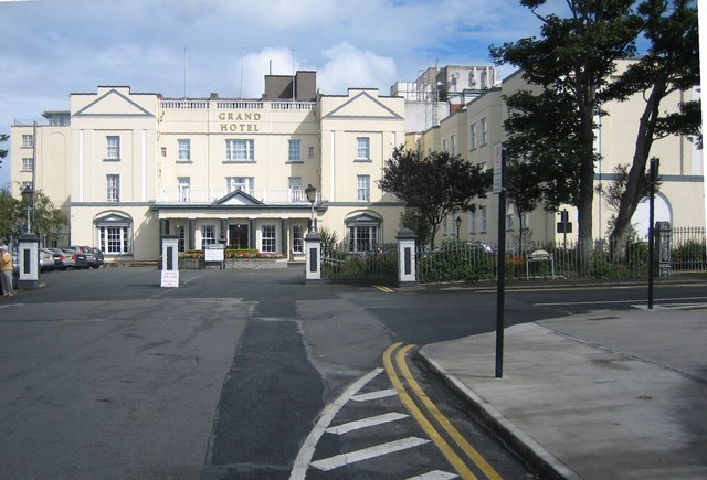 File:Grand Hotel Malahide - geograph.org.uk - 524134.jpg