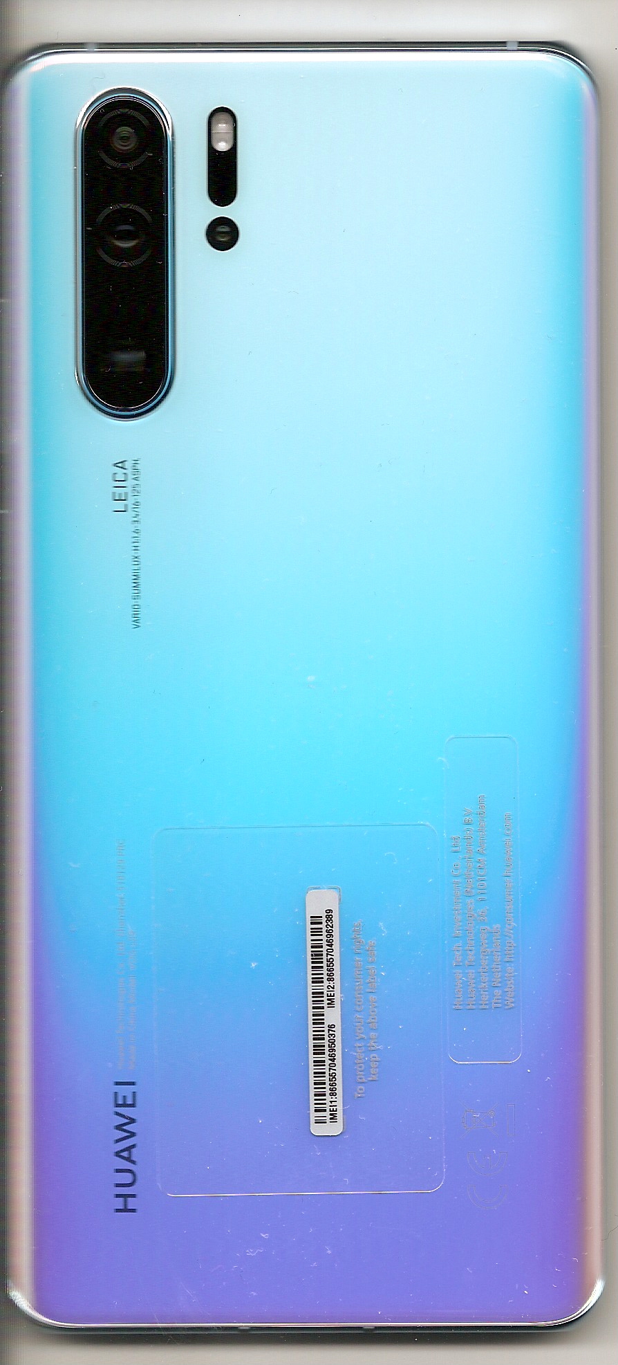 File:Huawei P30 Pro (Rückseite); Farbe- Breathing Crystal 2020.jpg