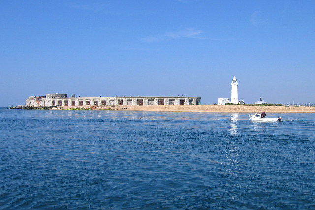 Hurst Castle Spit - geograph.org.uk - 37160