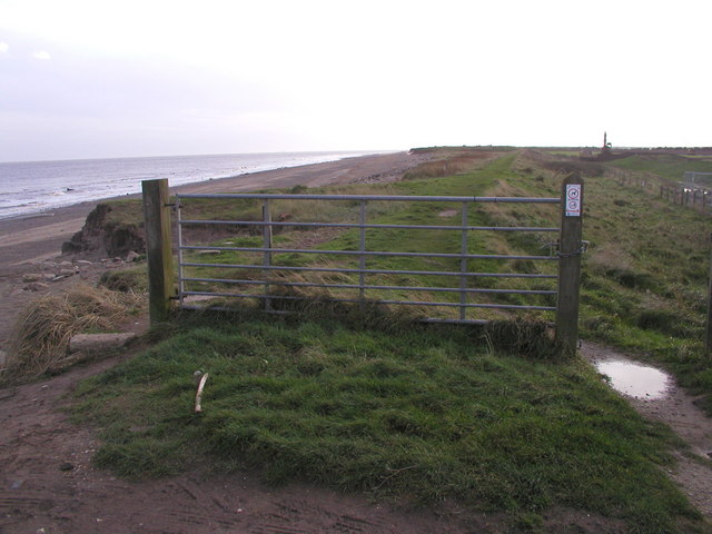 File:Kilnsea Beach edge - geograph.org.uk - 290083.jpg