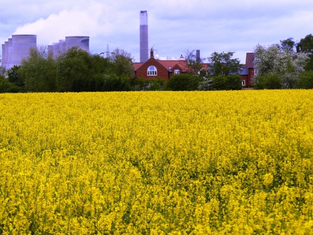 File:Kingston on Soar, fields and Ratcliffe on Soar power station - geograph.org.uk - 1293132.jpg