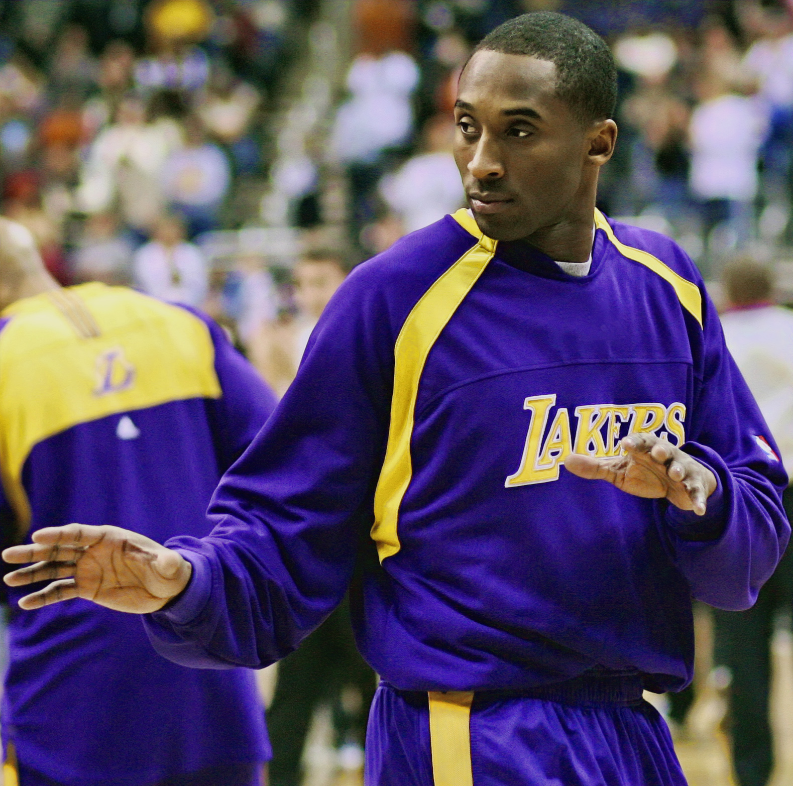 File:Kobe Washington Warmup.jpg - Wikimedia Commons