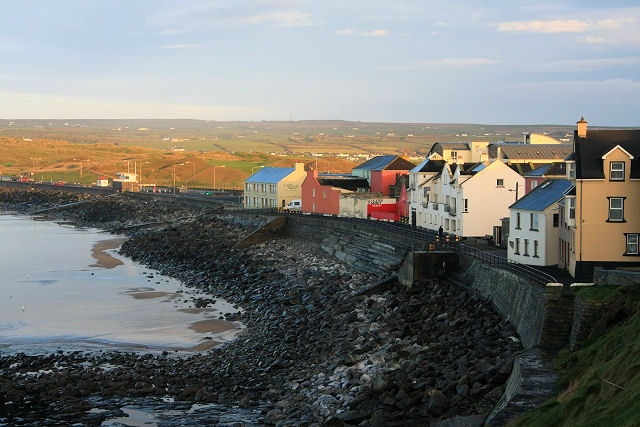 Lahinch seafront - geograph.org.uk - 1083040