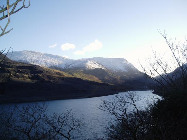 File:Llyn Peris - geograph.org.uk - 3047.jpg