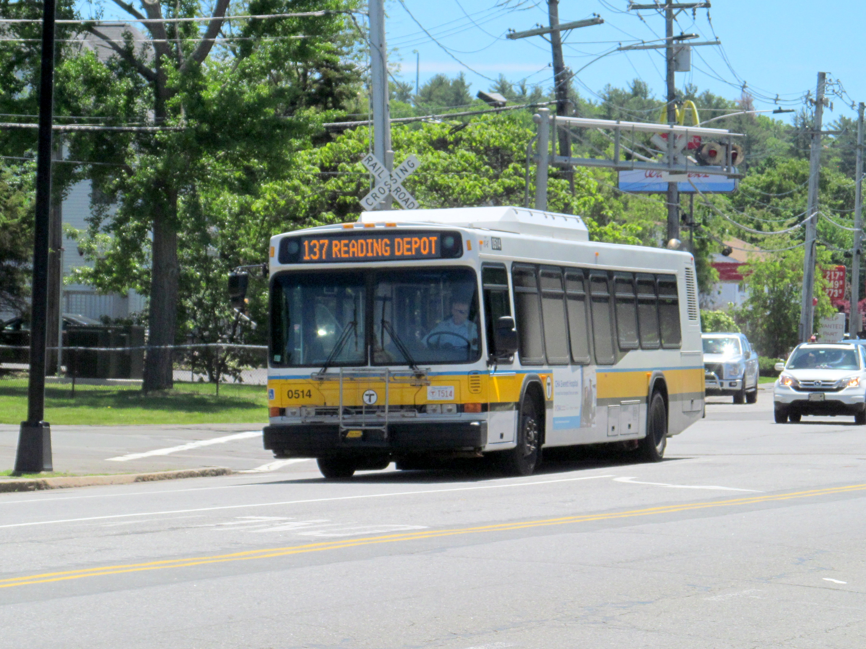 File Mbta Route 137 Bus In Wakefield June 2017 Jpg Wikimedia Commons