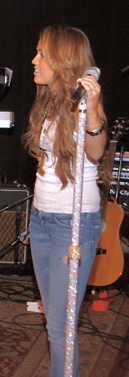 File:Miley Cyrus (3495616382) (cropped).jpg