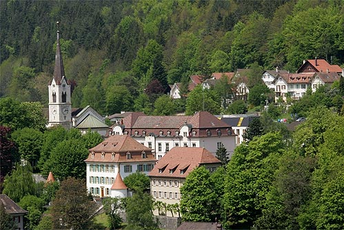 File:Picswiss BE-97-05 Moutier- La Collégiale St -Germain et le Château.jpg