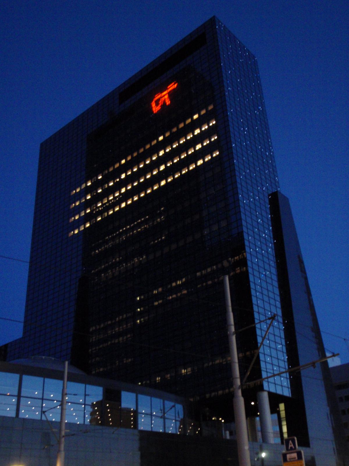 File:Rotterdam toren delftsepoort bij nacht.jpg ...