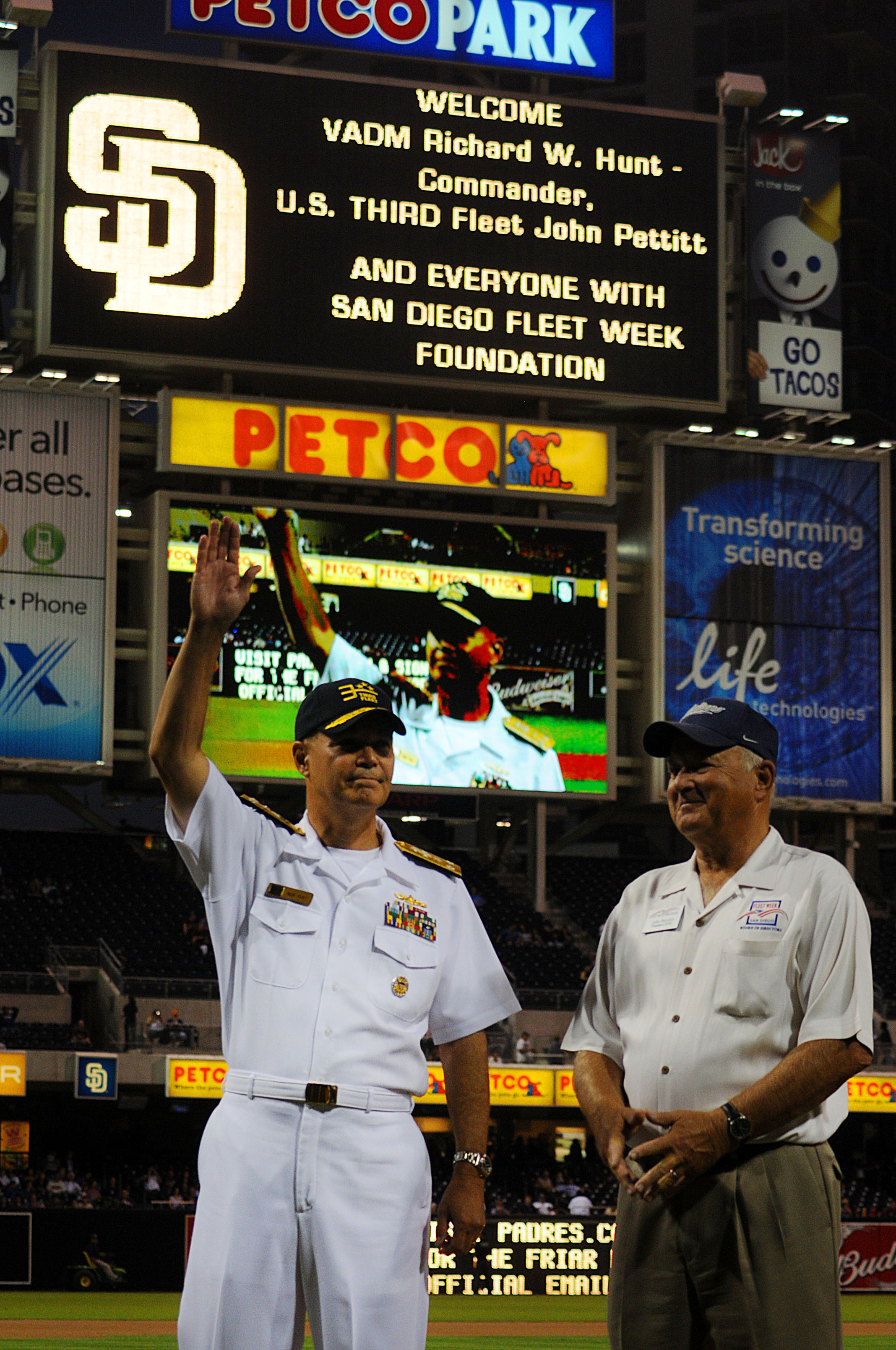 File:US Navy 100929-N-3610L-138 Vice Adm. Richard Hunt waves to the crowd  before a baseball game between the San Diego Padres and the Chicago  Cubs.jpg - Wikimedia Commons