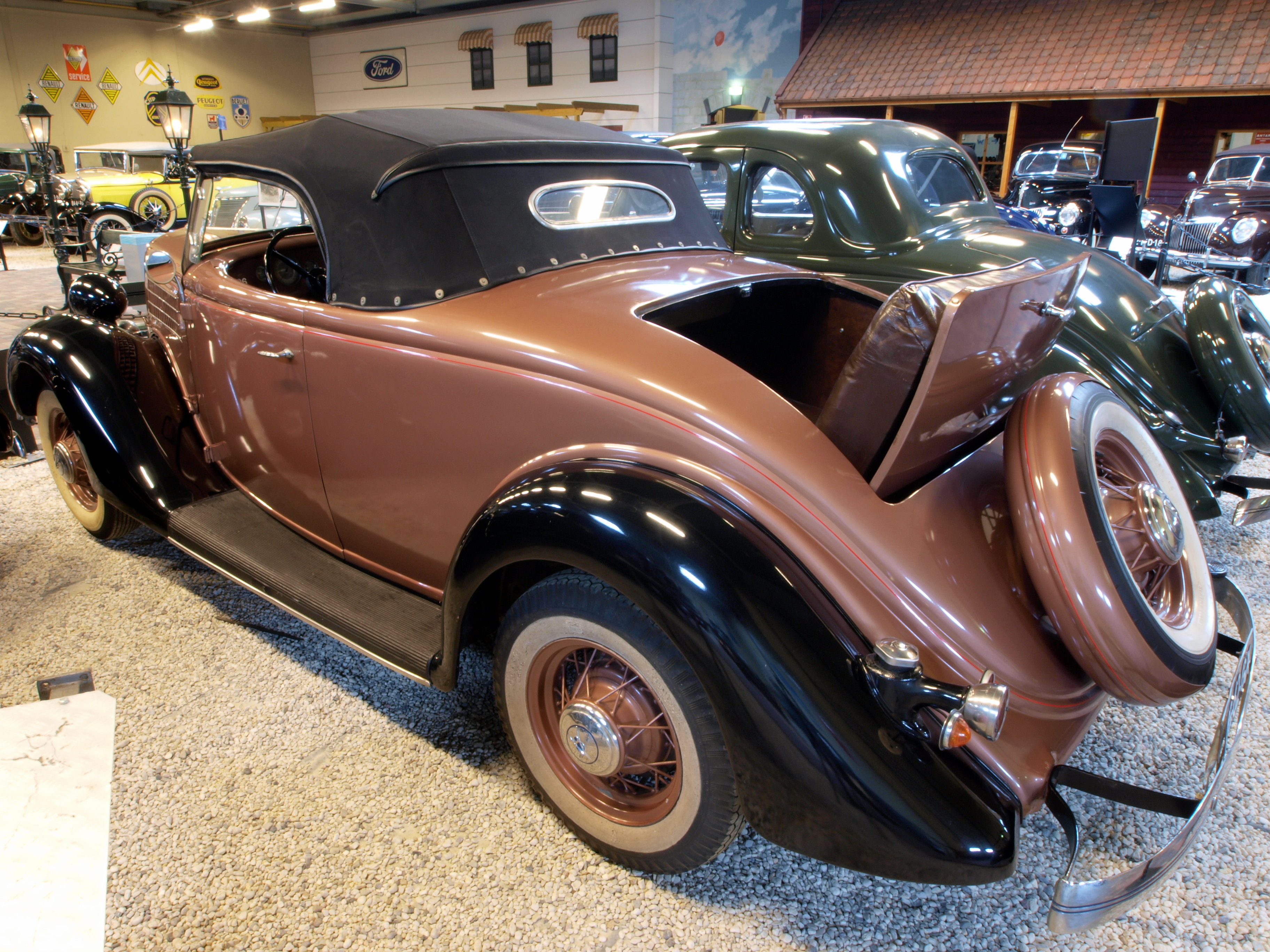 Том форд авто. 1935 Ford Roadster.. Ford 1935 Roadster Orange. Форд префект автомобиль.