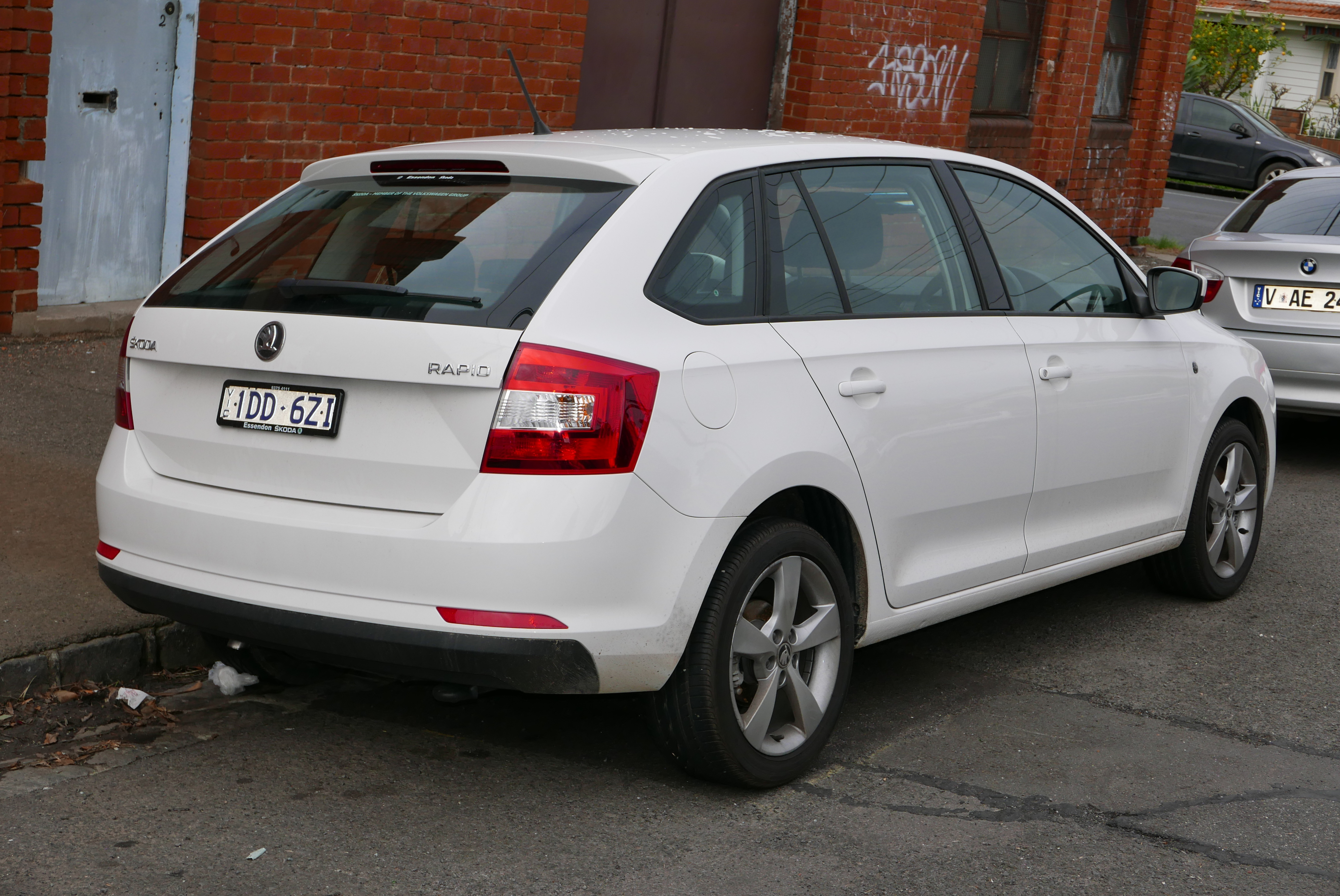 File:2014 Škoda Rapid (NH1 MY14) Ambition Spaceback hatchback (2015-07-14)  02.jpg - Wikipedia