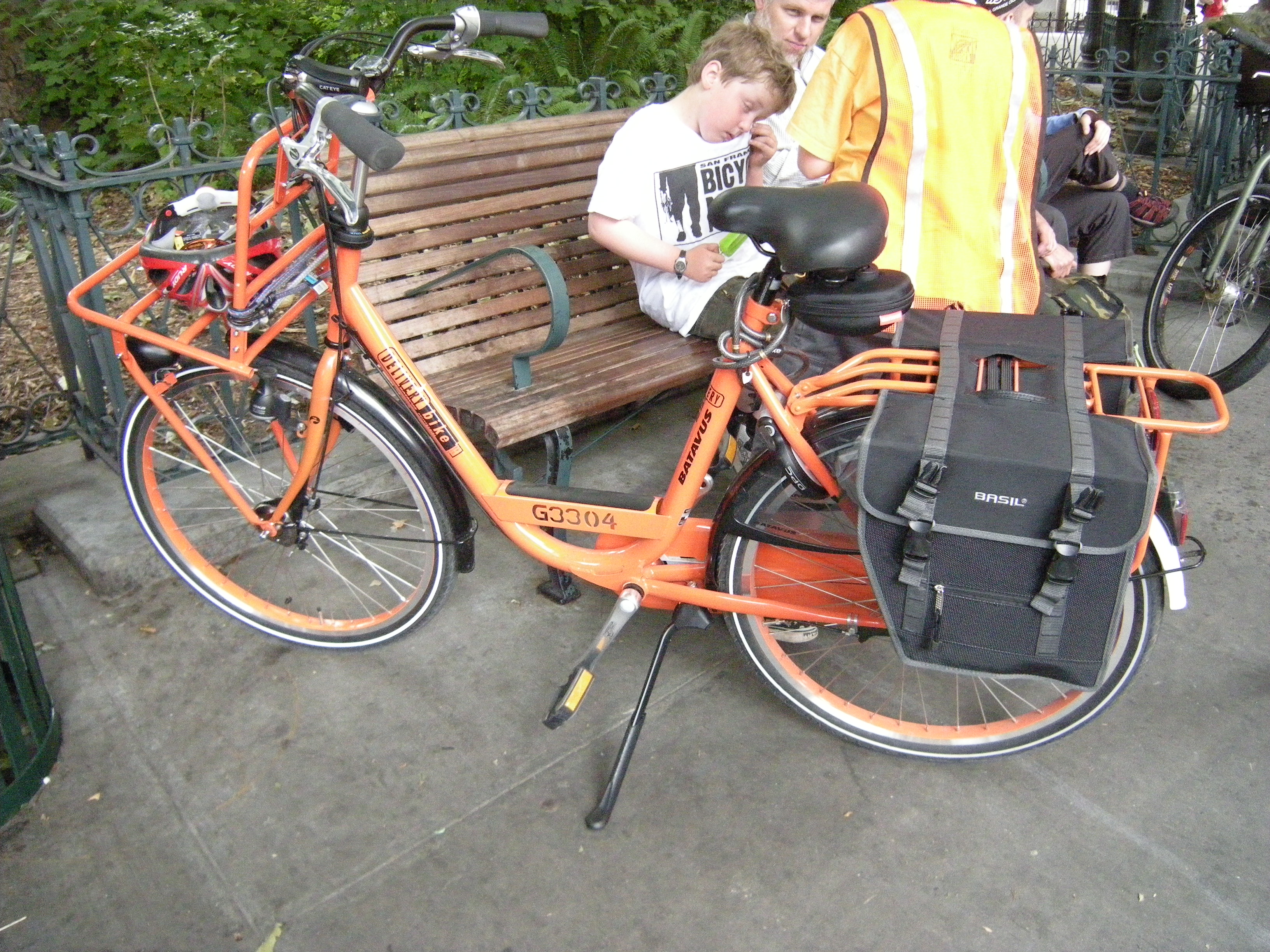 Kwade trouw Reageren Nog steeds File:Batavus delivery bike 01.jpg - Wikimedia Commons