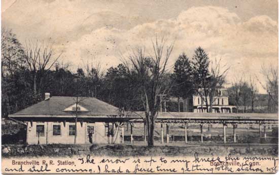 File:BranchvilleRailroadStationCtca1900.jpg