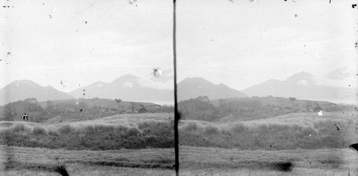 File:COLLECTIE TROPENMUSEUM Landschap aan de voet van de vulkanen Batur Abang en Agung TMnr 10003740.jpg