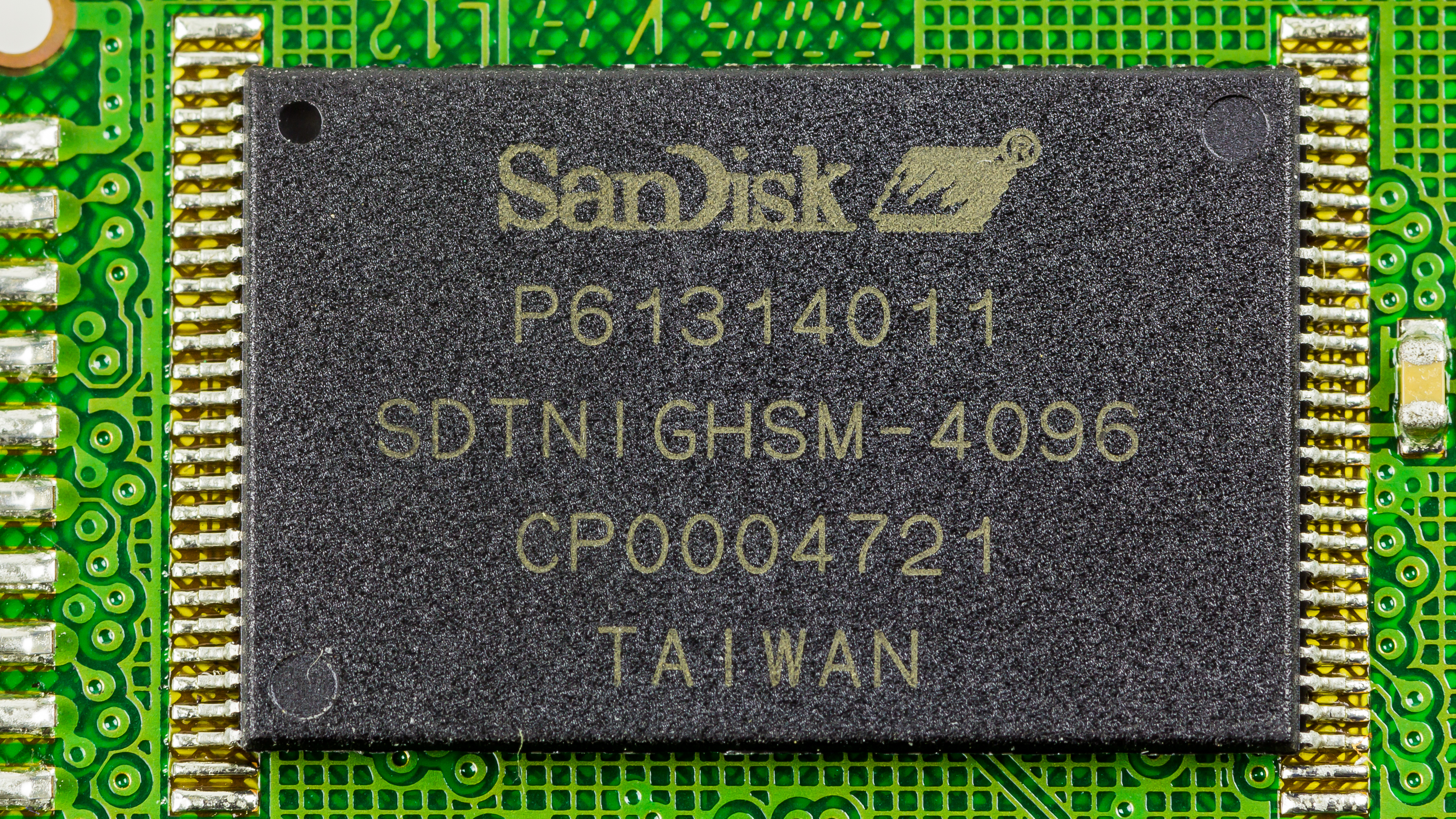 File:CompactFlash SanDisk Ultra II 1 GB - SanDisk SDTNIGHSM-4096