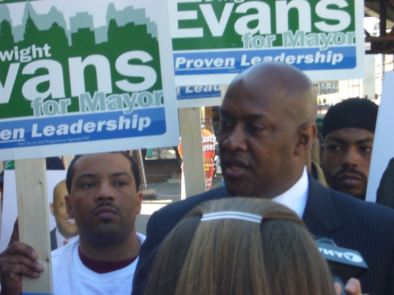 File:Dwight Evans Press Conference on Stop and Frisks (490089115).jpg