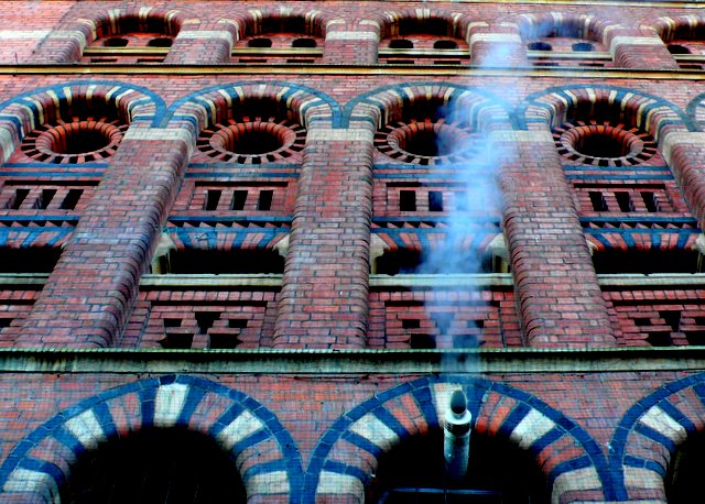 File:Exhausted Brickwork - geograph.org.uk - 1650684.jpg