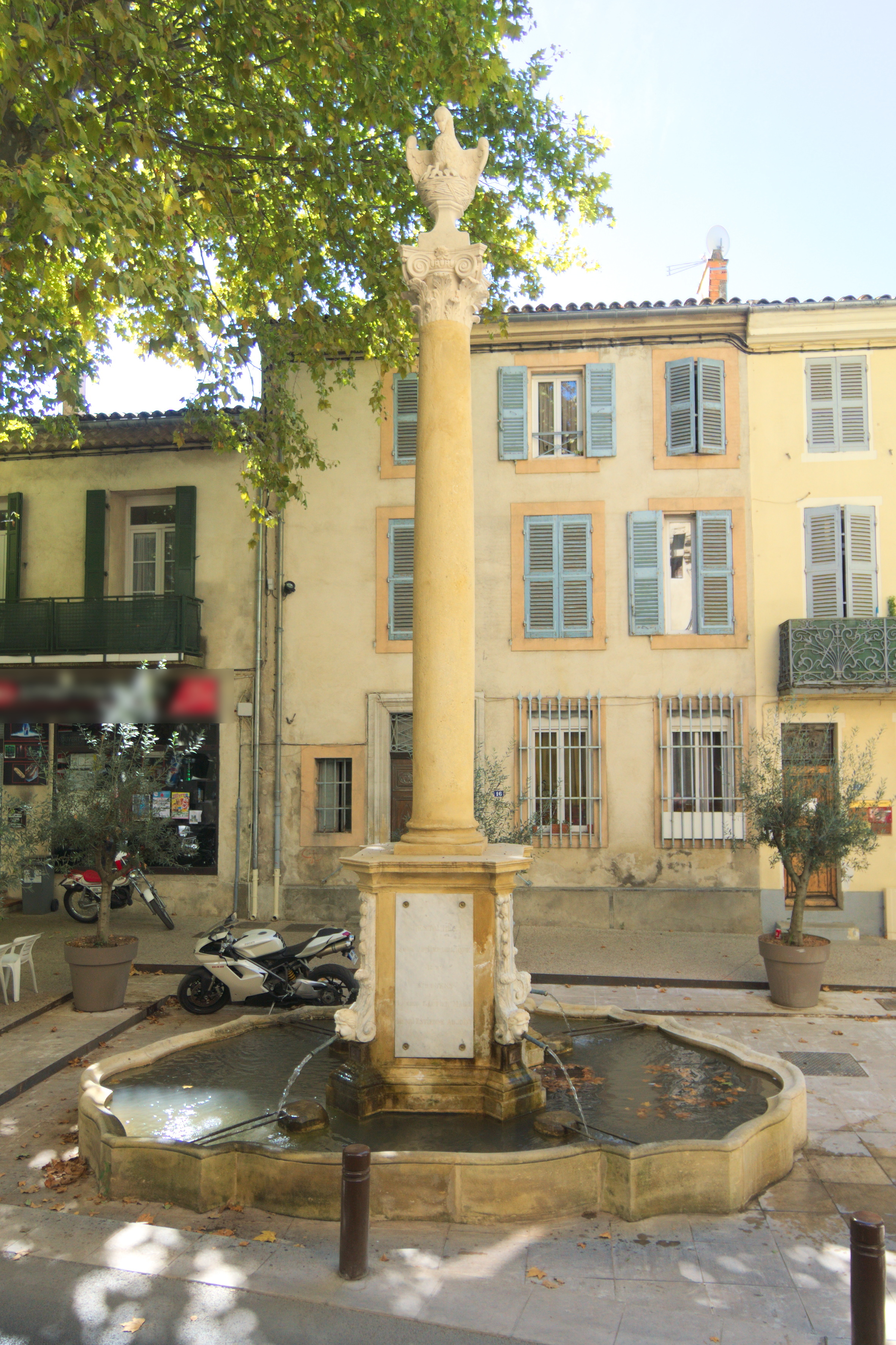 Fontaine du Pélican  France Provence-Alpes-Côte d'Azur Bouches-du-Rhône Pélissanne 13330