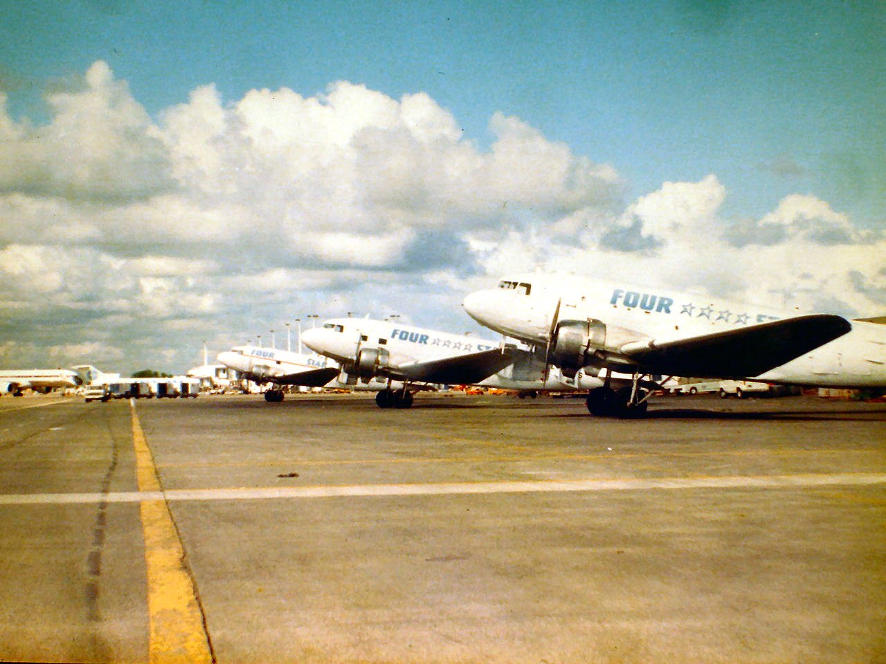 File:Four Star Air Cargo (4713080340).jpg - Wikimedia Commons