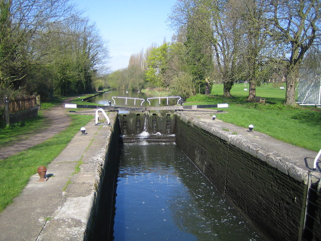 Grand Union Canal, Boxmoor Bottom Lock - geograph.org.uk - 156627