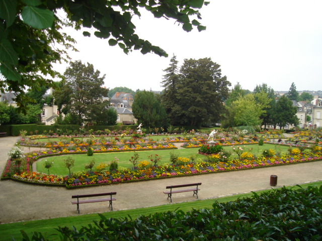 File:Jardin des plantes le mans.JPG