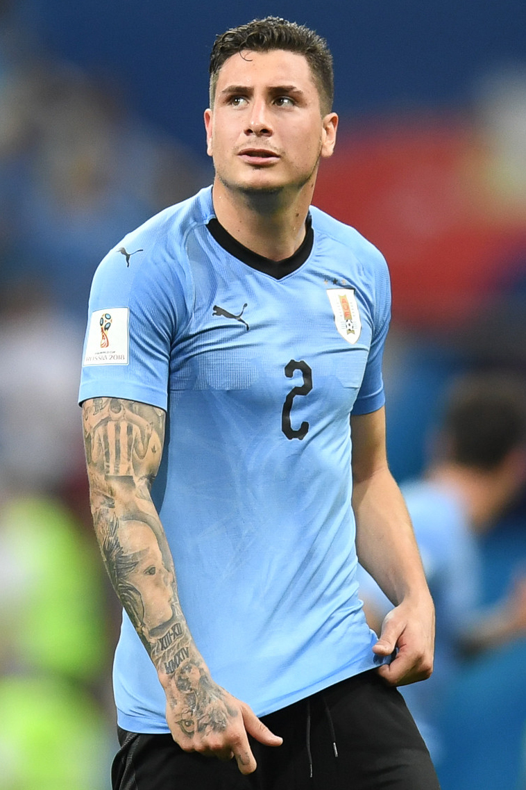 Giménez playing for [[Uruguay national football team|Uruguay]] at the [[2018 FIFA World Cup]]